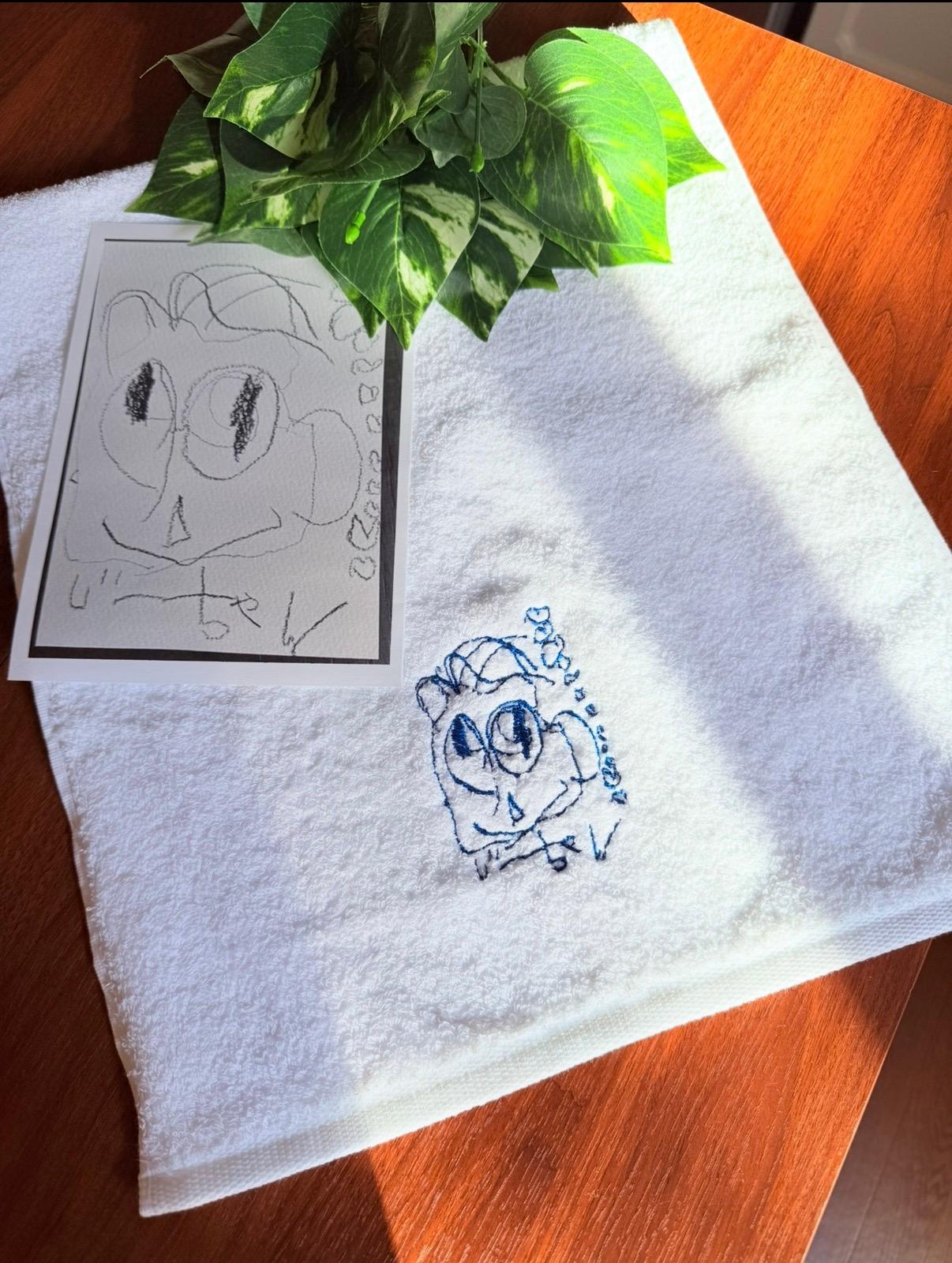 お父様の誕生日プレゼントにお絵描き刺繍タオルのご依頼を頂きました☆。.:＊・゜